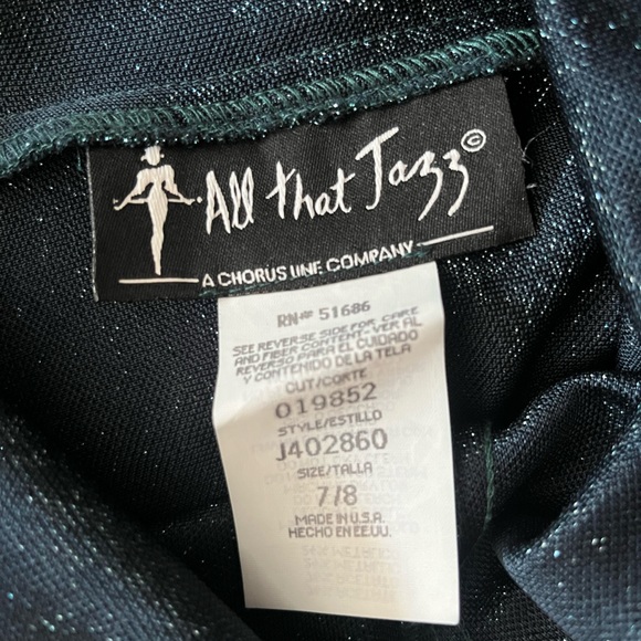 Slinky Shimmer Cross-Back Emerald Gown - Picture 4 of 5